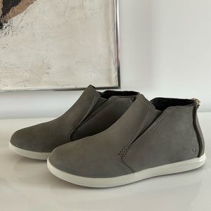 Women's Olukai Hawai'iloa Manu Hope Dusty Olive Cloud Size 8